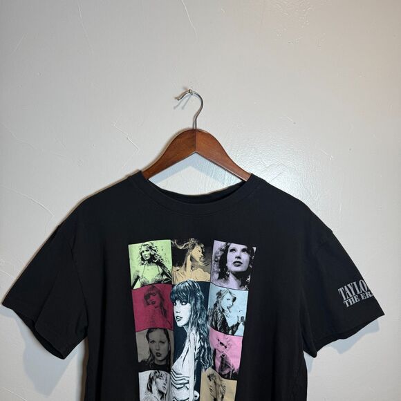 Taylor Swift Era's Tour Shirt Short Sleeve Size Large - Picture 2 of 10